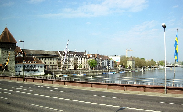 Fahrt über die Rheinbrücke in Konstanz