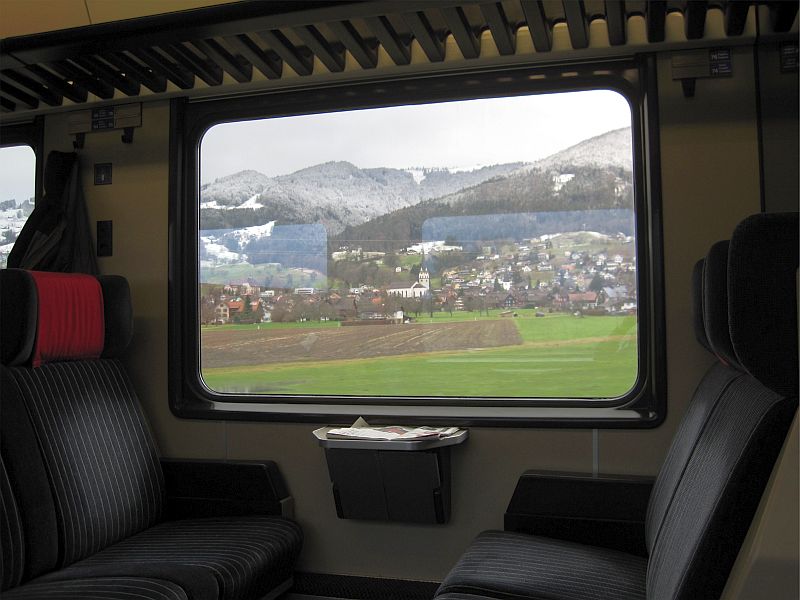 Blick aus dem Zugfenster des Rheintal-Express