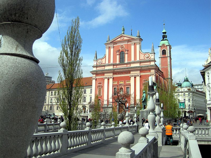 Franziskanerkirche Ljubljana und Drei Brücken über die Ljubljanica