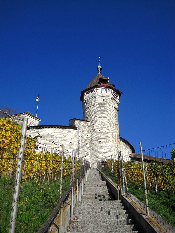 Fußweg zur Festung Munot Schaffhausen