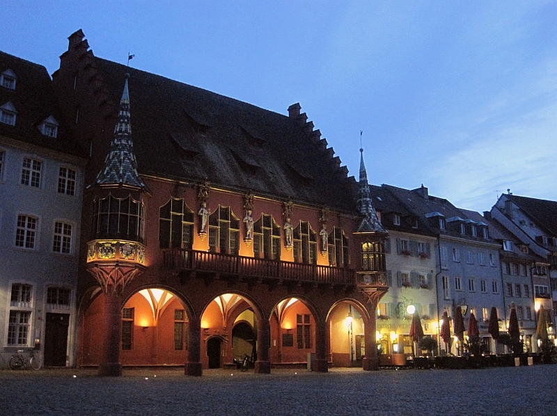 Historisches Kaufhaus auf dem Münsterplatz Freiburg