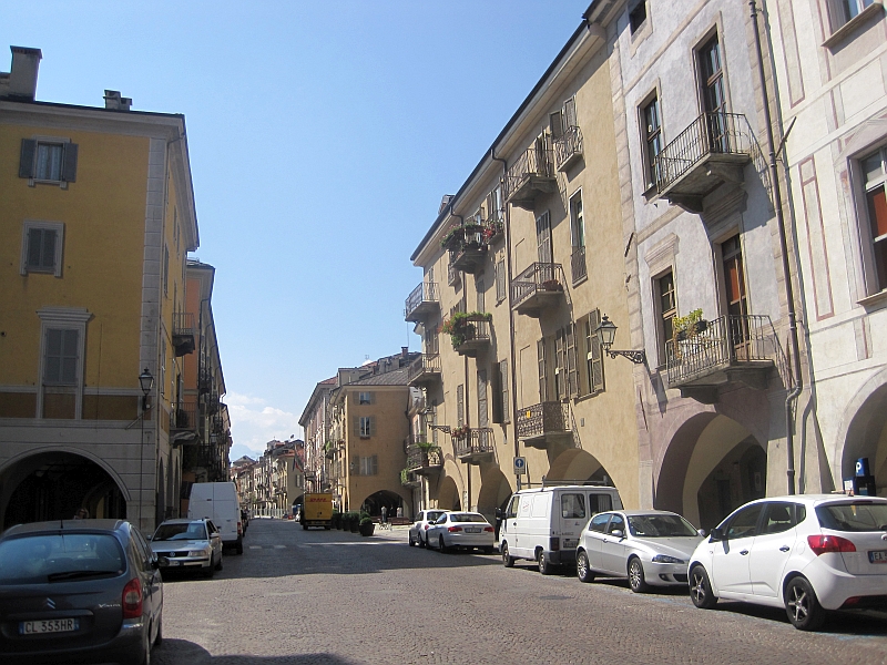 Via Roma im historischen Zentrum von Cuneo