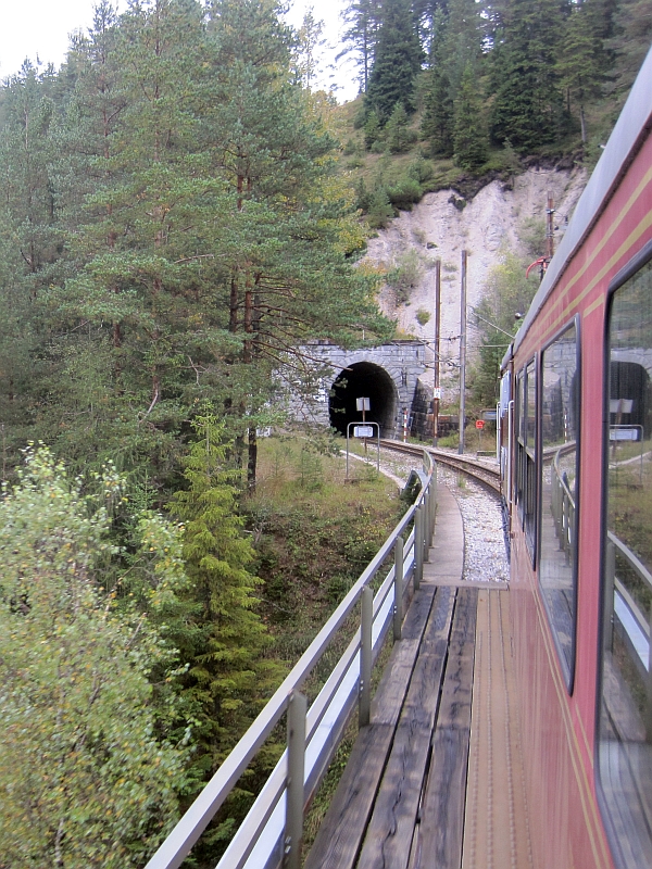 Fahrt mit dem Ötscherbär über Brücken und durch Tunnel