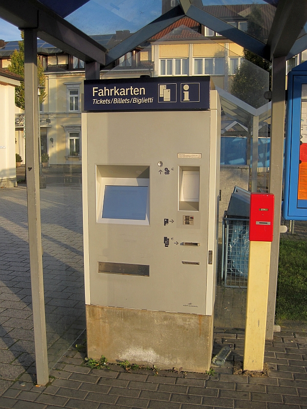 Fahrkartenautomat der HzL in Stockach