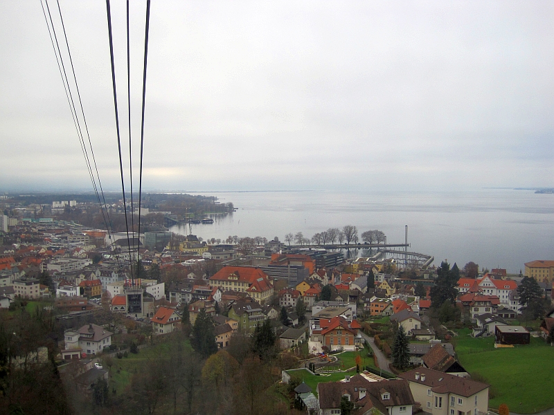 Blick auf Bregenz bei der Talfahrt mit der Pfänderbahn