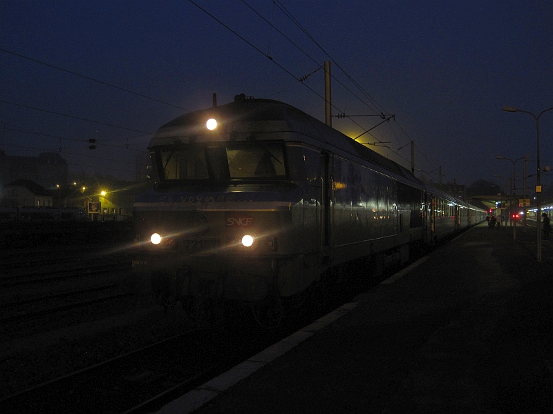Diesellok der Baureihe SNCF CC 72000 vor dem Intercité Paris-Belfort