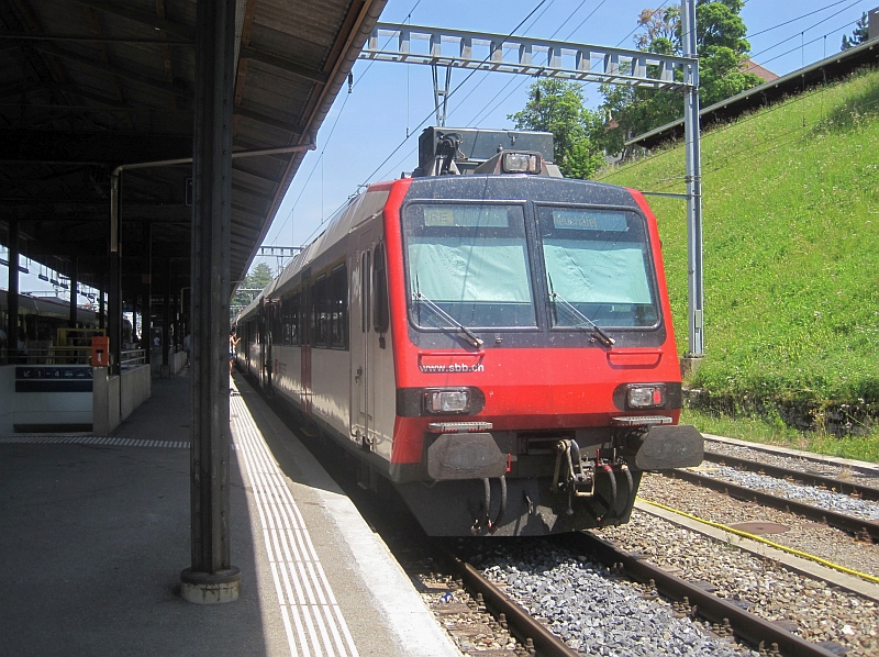 NPZ Domino-Triebzug im Bahnhof La Chaux-de-Fonds