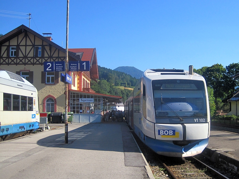 Integral-Triebzug im Bahnhof Tegernsee