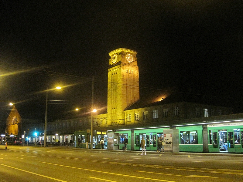 Badischer Bahnhof Basel bei Nacht