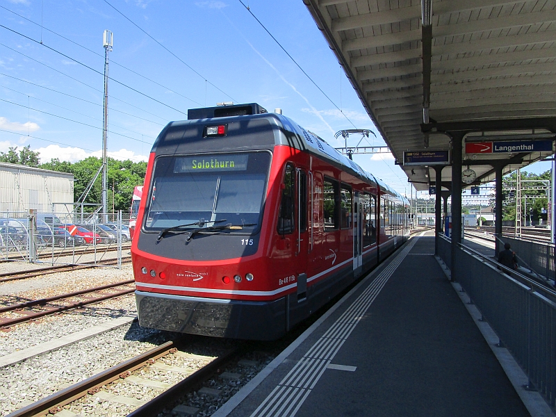 Star-Triebzug im Bahnhof Langenthal