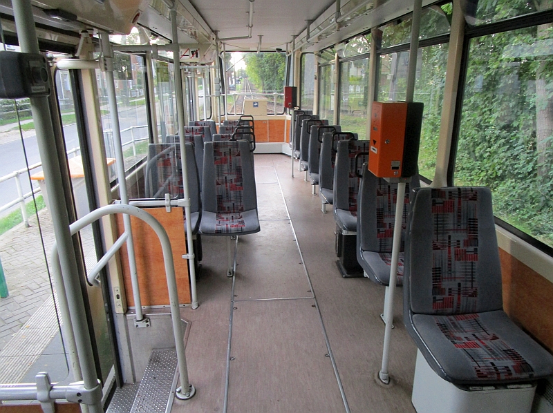 Innenbild KTNF6-Straßenbahn der Schöneicher-Rüdersdorfer Straßenbahn